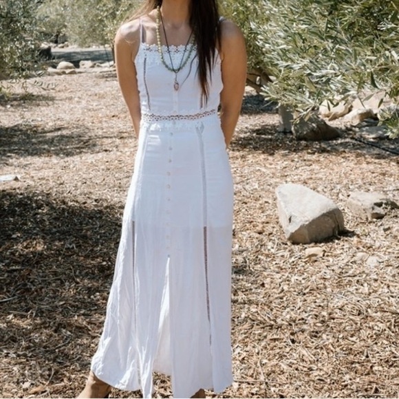 RUE 21 RESORTWEAR WHITE MAXI SUNDRESS SIZE M - Picture 1 of 11